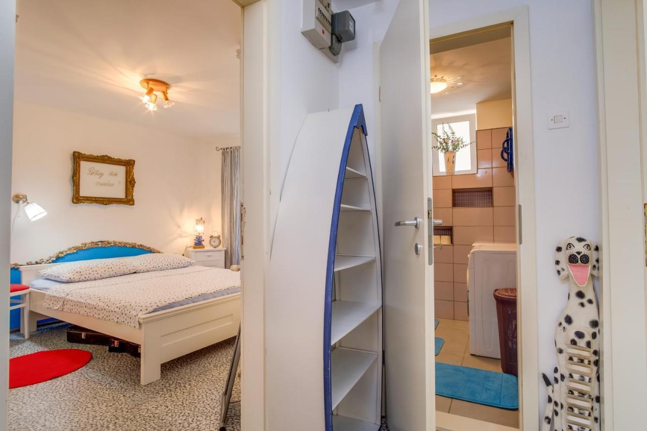 Apartments Kastel Veli Lošinj Buitenkant foto